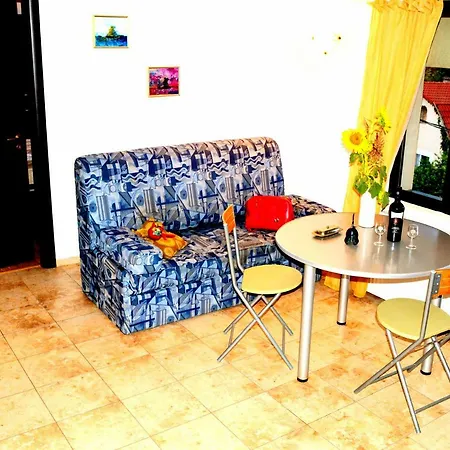 V By The Sea - Nord * Mamaia